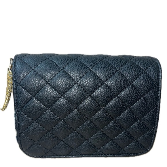 Quilted Faux Leather Turlock Purse W/Gold-tone Chain Accents, NWOT - Picture 4 of 8